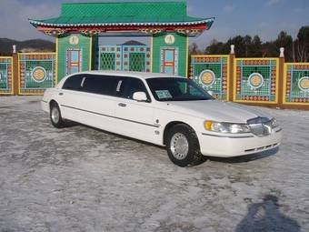 2001 Lincoln Town Car Pictures