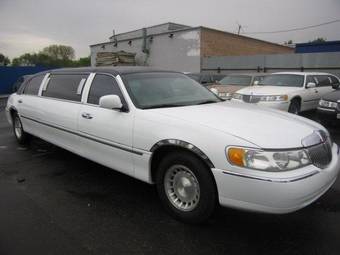 2001 Lincoln Town Car Pictures