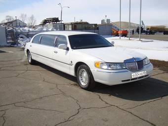 2001 Lincoln Town Car Photos