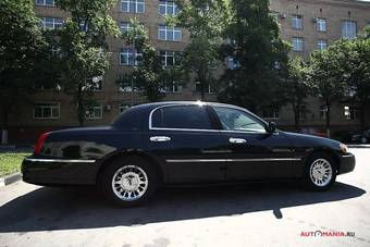 2001 Lincoln Town Car Pictures