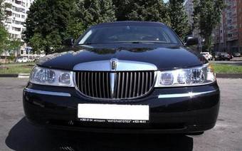 2001 Lincoln Town Car Pictures