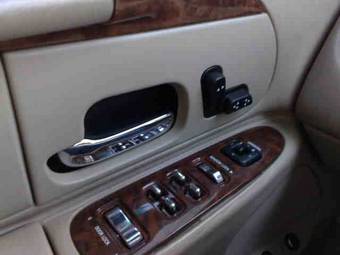 2002 Lincoln Town Car Pics