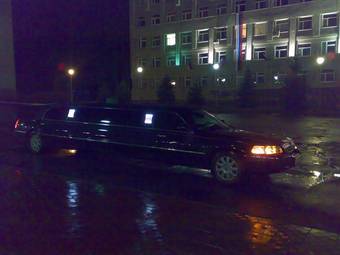 2003 Lincoln Town Car Pictures