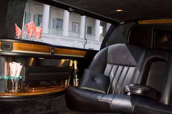 2004 Lincoln Town Car Photos