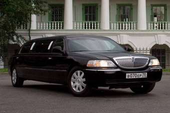 2004 Lincoln Town Car Images