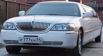 2004 Lincoln Town Car Pics