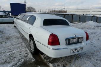 2005 Lincoln Town Car Pics