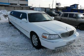 2005 Lincoln Town Car Photos