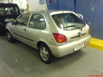 2001 Mazda 121 Pictures