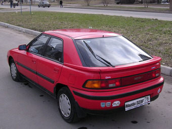 1992 Mazda 323 Photos