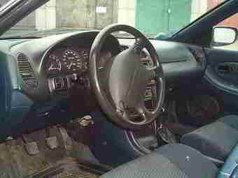 1995 Mazda 323 Pictures