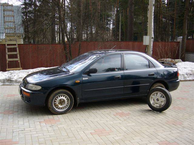 1996 Mazda 323