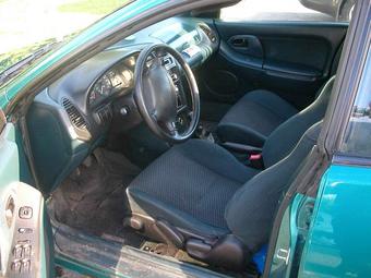 1996 Mazda 323 Pictures