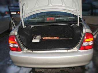 2000 Mazda 323 Photos