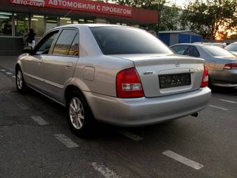 2000 Mazda 323 Images