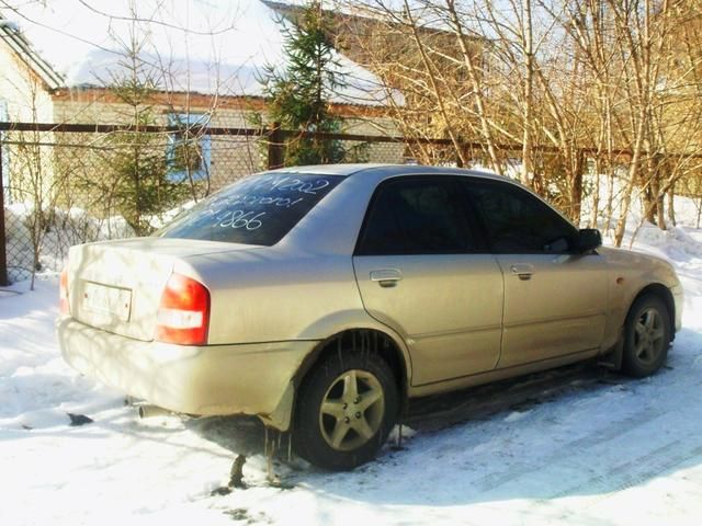 2002 Mazda 323