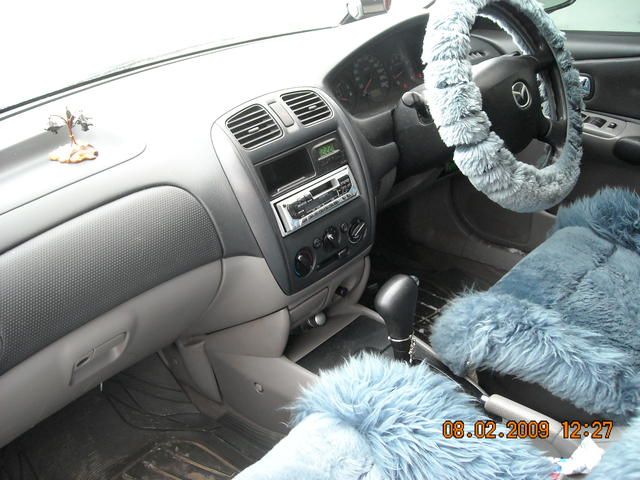 2002 Mazda 323