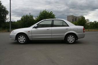 2002 Mazda 323 Photos