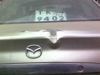 2002 Mazda 323 Pictures