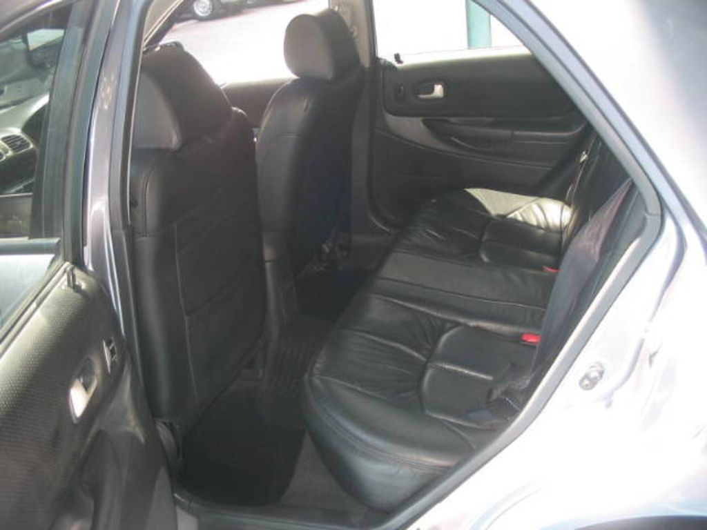 2003 Mazda 323