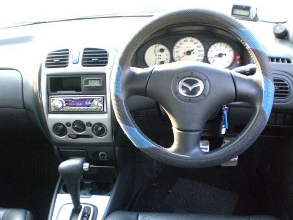 2004 Mazda 323