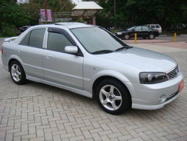 2005 Mazda 323