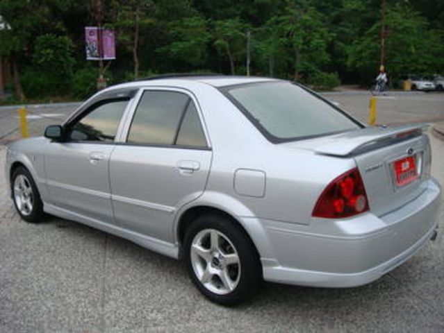 2005 Mazda 323