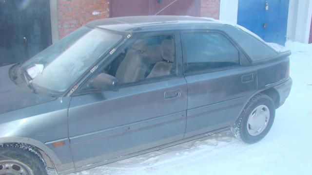 1990 Mazda 323F