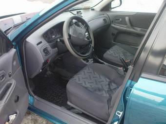 2000 Mazda 323F Photos