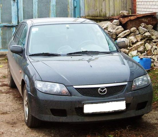 2002 Mazda 323F