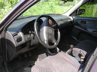 1999 Mazda 626 Pictures