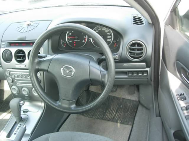 2002 Mazda Atenza