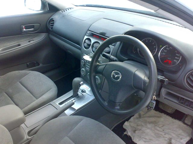2002 Mazda Atenza