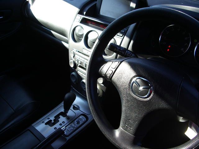 2002 Mazda Atenza