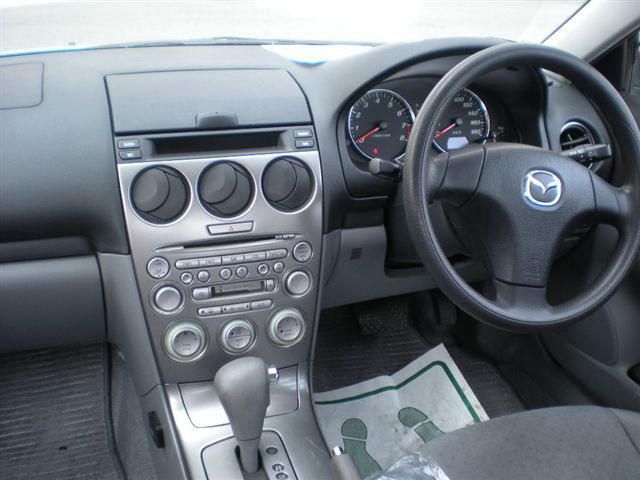 2002 Mazda Atenza