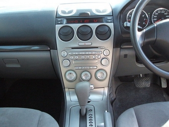 2003 Mazda Atenza