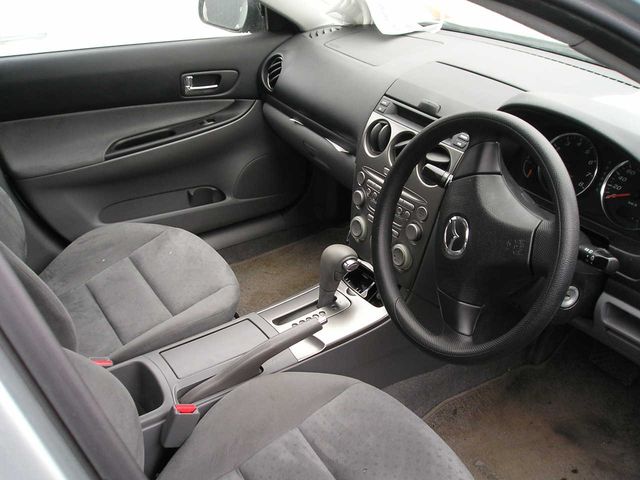 2003 Mazda Atenza