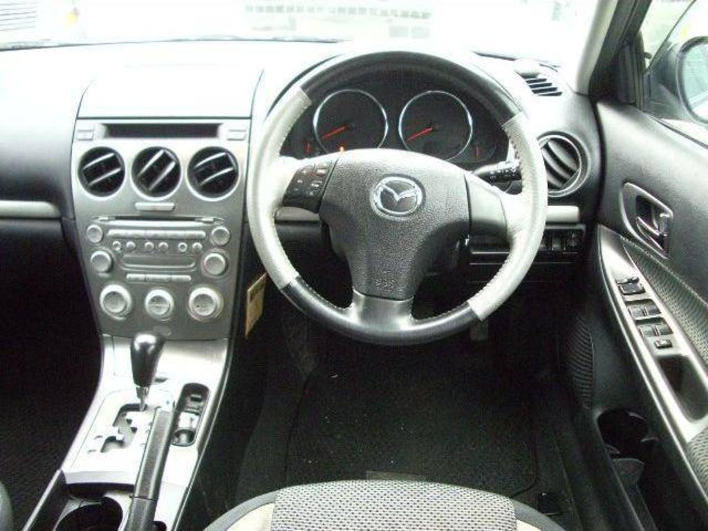 2003 Mazda Atenza