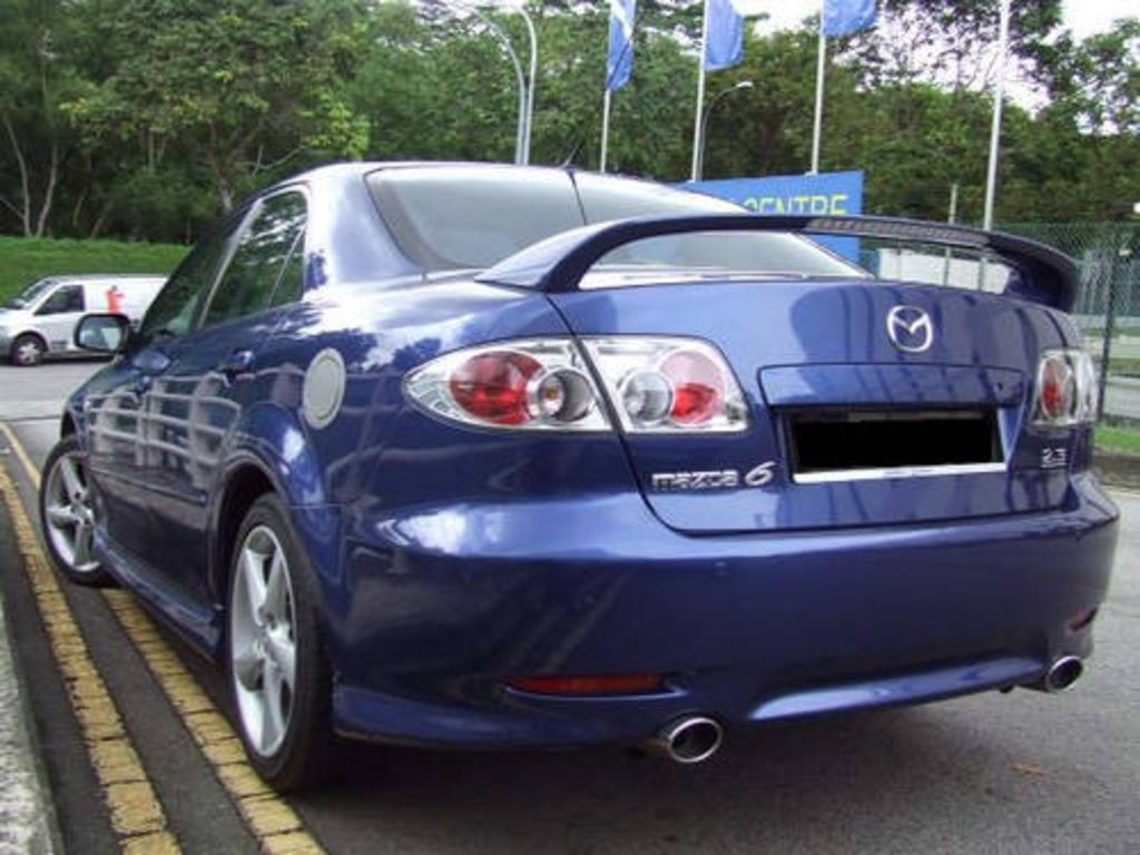 2004 Mazda Atenza