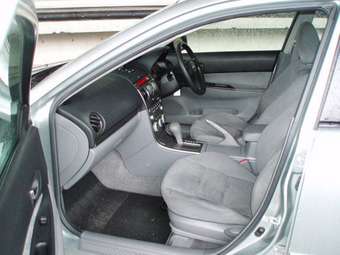 2004 Mazda Atenza Images
