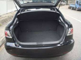 2004 Mazda Atenza Photos