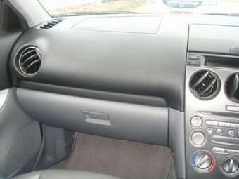 2004 Mazda Atenza Pictures