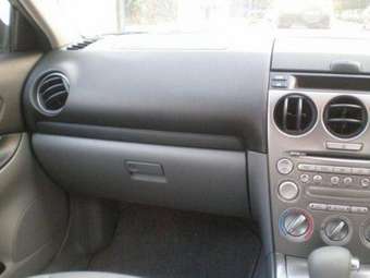 2004 Mazda Atenza Photos