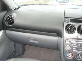 2004 Mazda Atenza Pictures