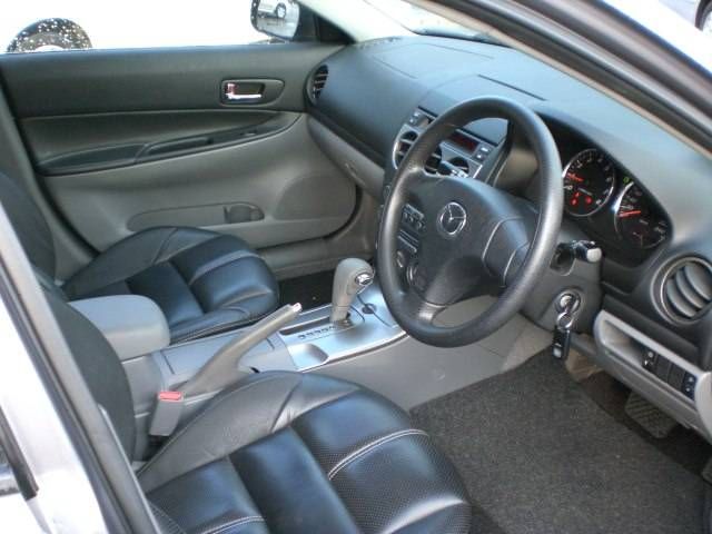 2005 Mazda Atenza