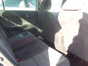 2005 Mazda Atenza Images