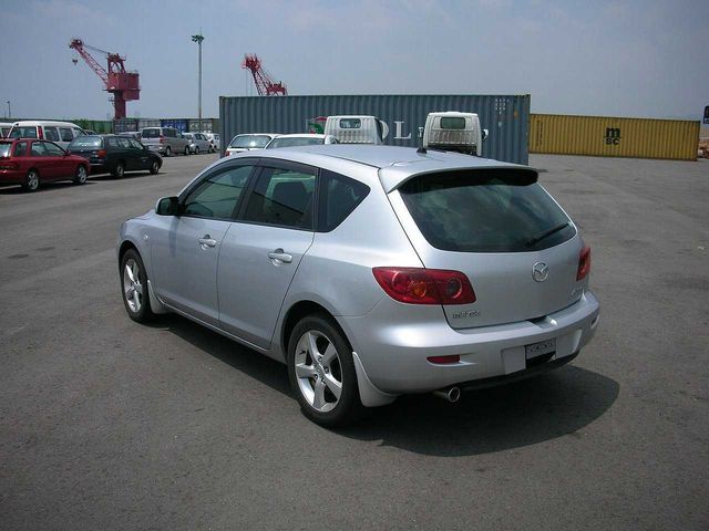 2003 Mazda Axela