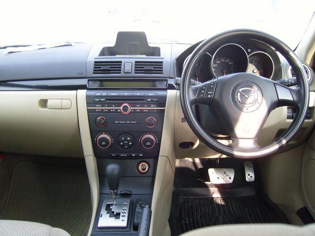 2003 Mazda Axela