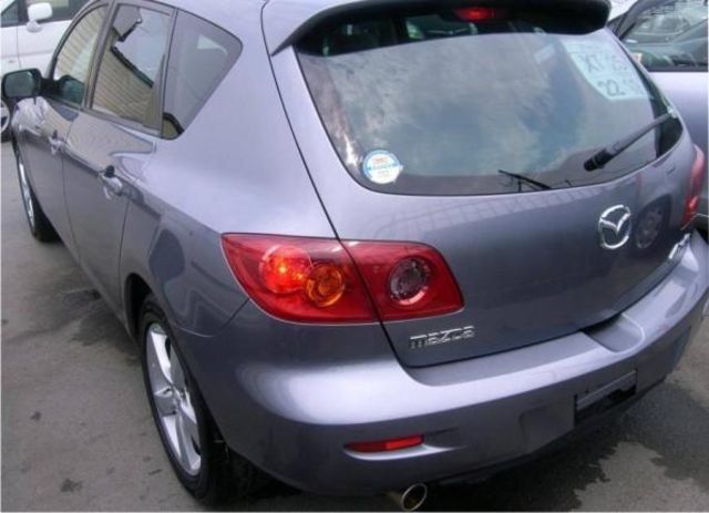 2003 Mazda Axela