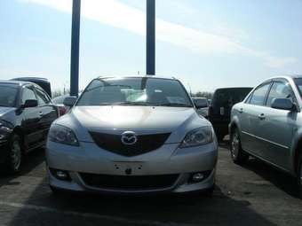 2003 Mazda Axela Pictures